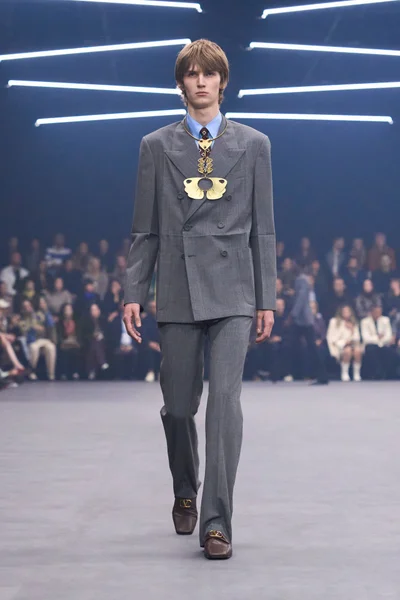Look 29